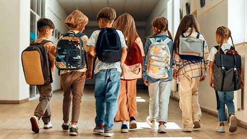 'Continuadores' con falta de personal ante la reducción de horario escolar | iStock 'Continuadores' con falta de personal ante la reducción de horario escolar | iStock