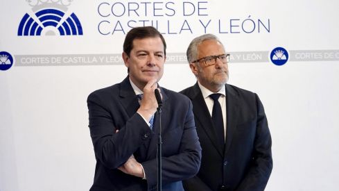 Miriam Chacón / ICAL. El presidente del Partido Popular de Castilla y León, Alfonso Fernández Mañueco, y el portavoz de Vox, Carlos Pollán, informan sobre el acuerdo de gobierno entre las dos formaciones políticas. (1)
