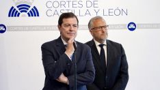 Miriam Chacón / ICAL. El presidente del Partido Popular de Castilla y León, Alfonso Fernández Mañueco, y el portavoz de Vox, Carlos Pollán, informan sobre el acuerdo de gobierno entre las dos formaciones políticas. (1)
