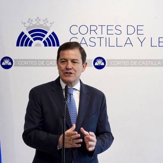 Miriam Chacón / ICAL. El presidente del Partido Popular de Castilla y León, Alfonso Fernández Mañueco, y el portavoz de Vox, Carlos Pollán, informan sobre el acuerdo de gobierno entre las dos formaciones políticas. (3)