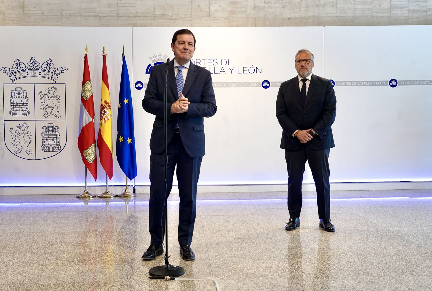 Miriam Chacón / ICAL. El presidente del Partido Popular de Castilla y León, Alfonso Fernández Mañueco, y el portavoz de Vox, Carlos Pollán, informan sobre el acuerdo de gobierno entre las dos formaciones políticas. (4)