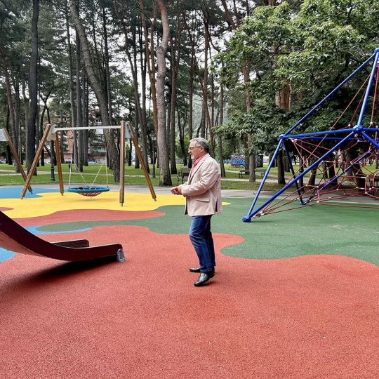 Restauradas las zonas de juegos infantiles de los parques del Temple, Cuatrovientos y El Plantío