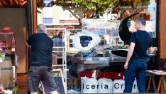 Cristal roto en una carnicería  (4)