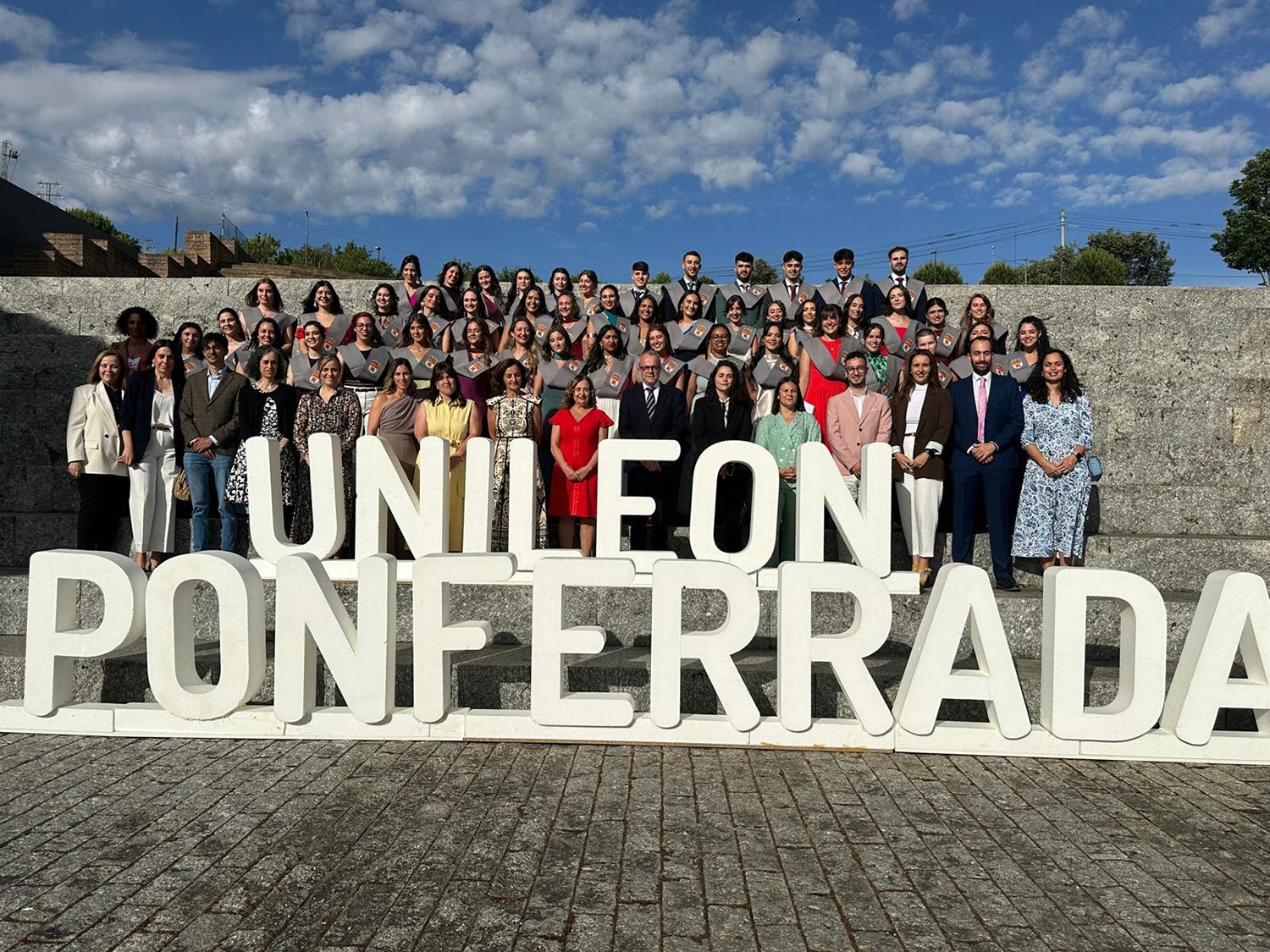 Graduación del grado de Enfermería del Campus de Ponferrada Graduación del grado de Enfermería del Campus de Ponferrada