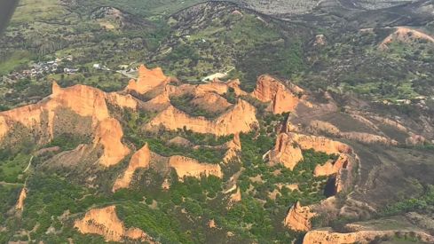 Las Médulas desde el aire Fly Dirop Las Médulas desde el aire Fly Dirop