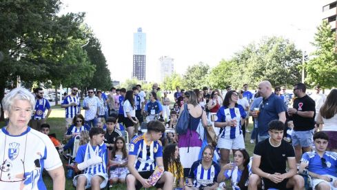 La afición de la Ponferradina en La Rosaleda (23)