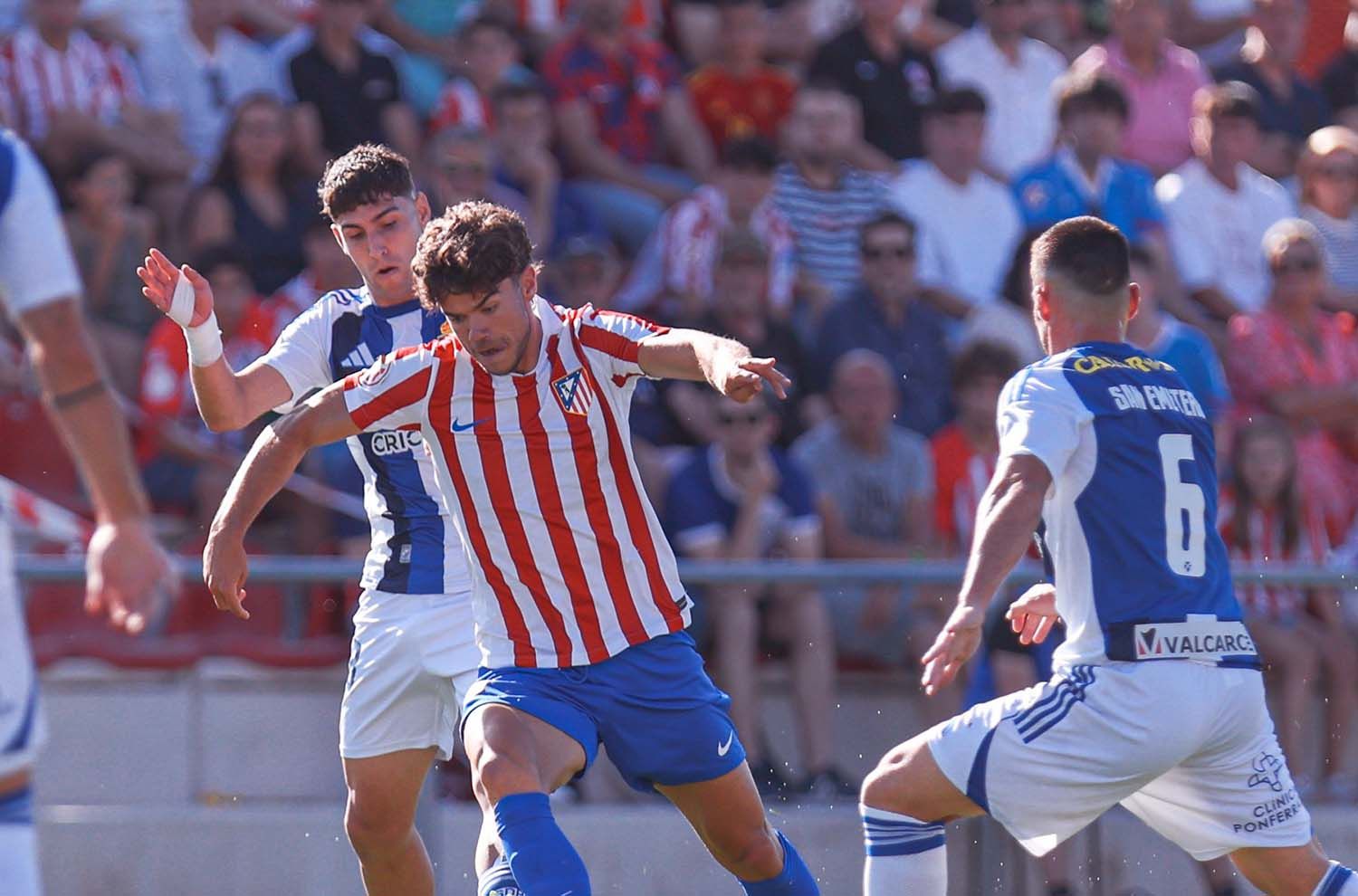 Partido entre el Atlético Madrileño y la Ponferradina Partido entre el Atlético Madrileño y la Ponferradina