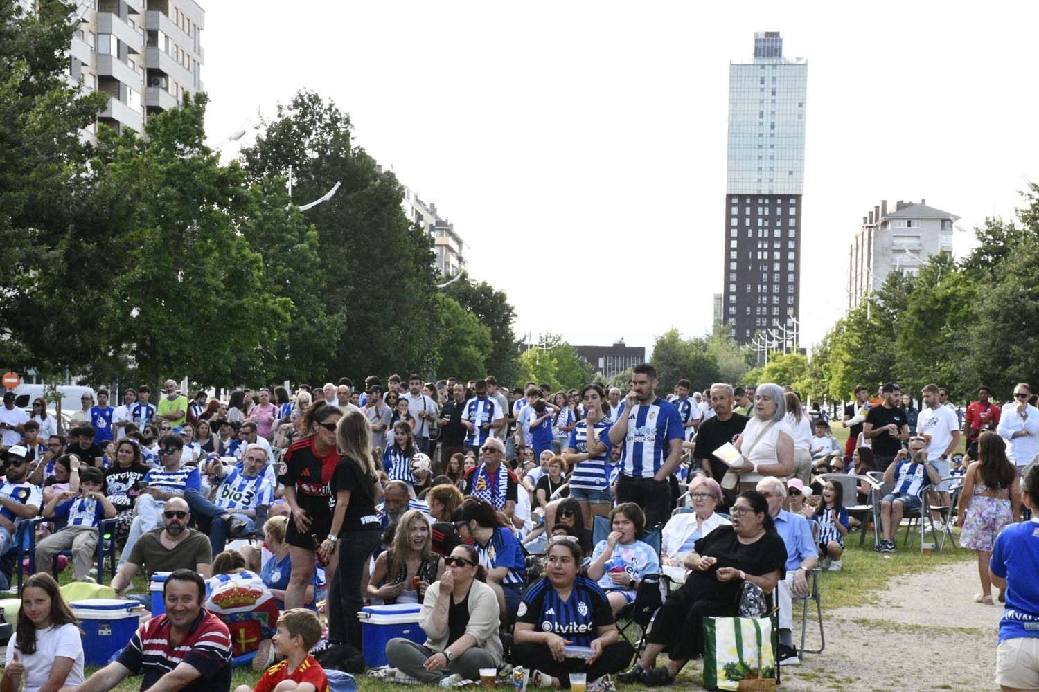 La afición de la Ponferradina en La Rosaleda (137)