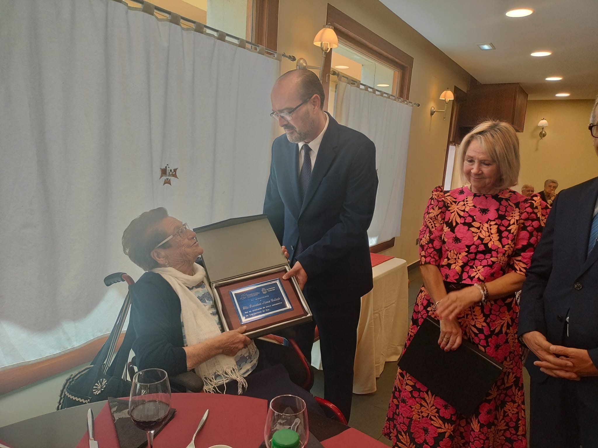 Homenaje a centenarios 2