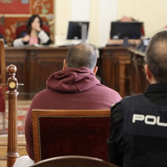 Carlos S. Campillo / ICAL . La Audiencia Provincial acoge el juicio contra el acusado de originar el incendio que calcinó más de siete hectáreas en Berlanga del Bierzo en el mes de agosto Carlos S. Campillo / ICAL . La Audiencia Provincial acoge el juicio contra el acusado de originar el incendio que calcinó más de siete hectáreas en Berlanga del Bierzo en el mes de agosto