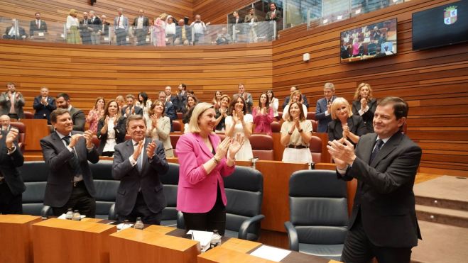 Rubén Cacho / ICAL. El candidato a la Presidencia de la Junta de Castilla y León, Alfonso Fernández Mañueco, sale del hemiciclo tras ser investido presidente (1) Rubén Cacho / ICAL. El candidato a la Presidencia de la Junta de Castilla y León, Alfonso Fernández Mañueco, sale del hemiciclo tras ser investido presidente (1)