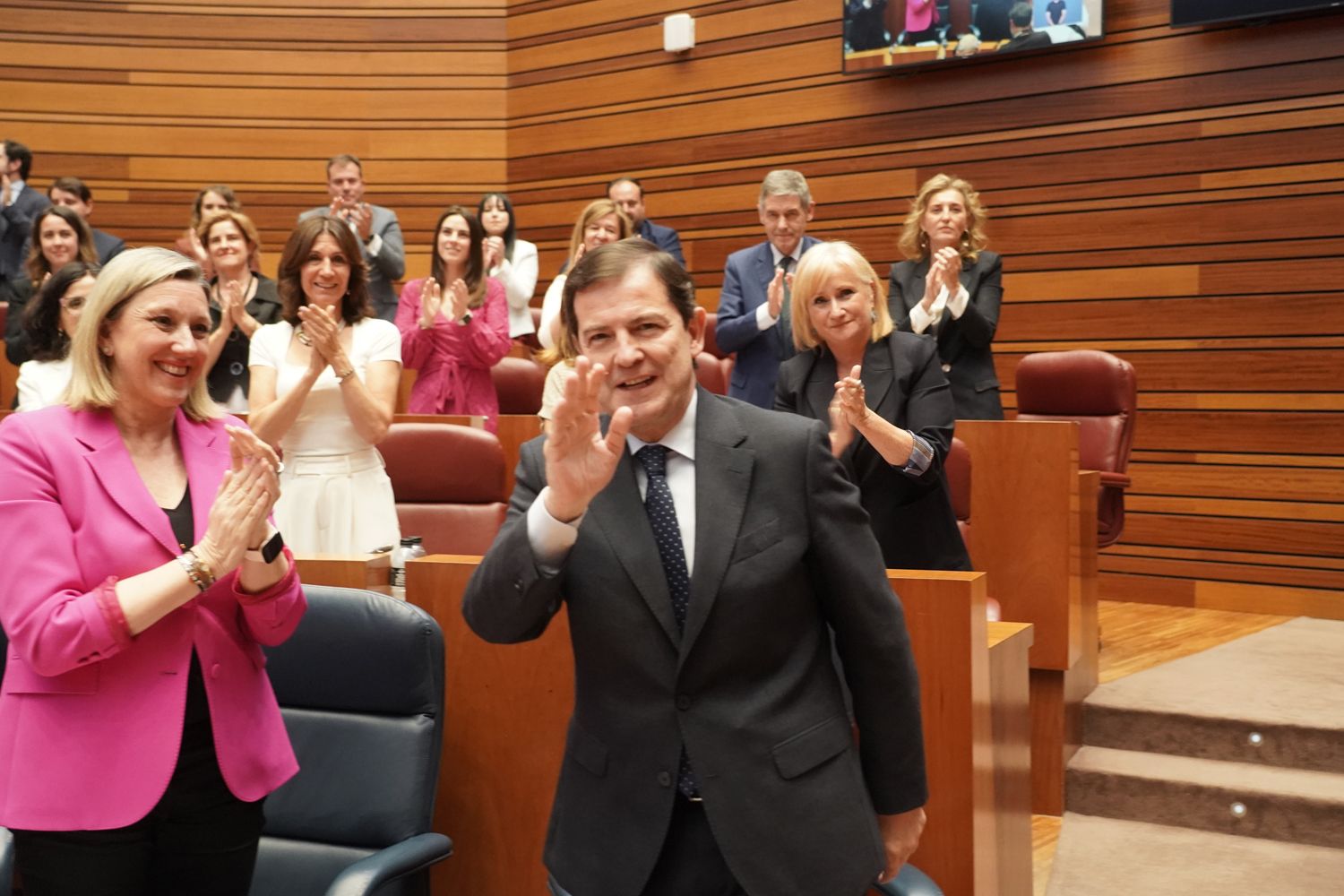 Rubén Cacho / ICAL. El candidato a la Presidencia de la Junta de Castilla y León, Alfonso Fernández Mañueco, sale del hemiciclo tras ser investido presidente (3) Rubén Cacho / ICAL. El candidato a la Presidencia de la Junta de Castilla y León, Alfonso Fernández Mañueco, sale del hemiciclo tras ser investido presidente (3)