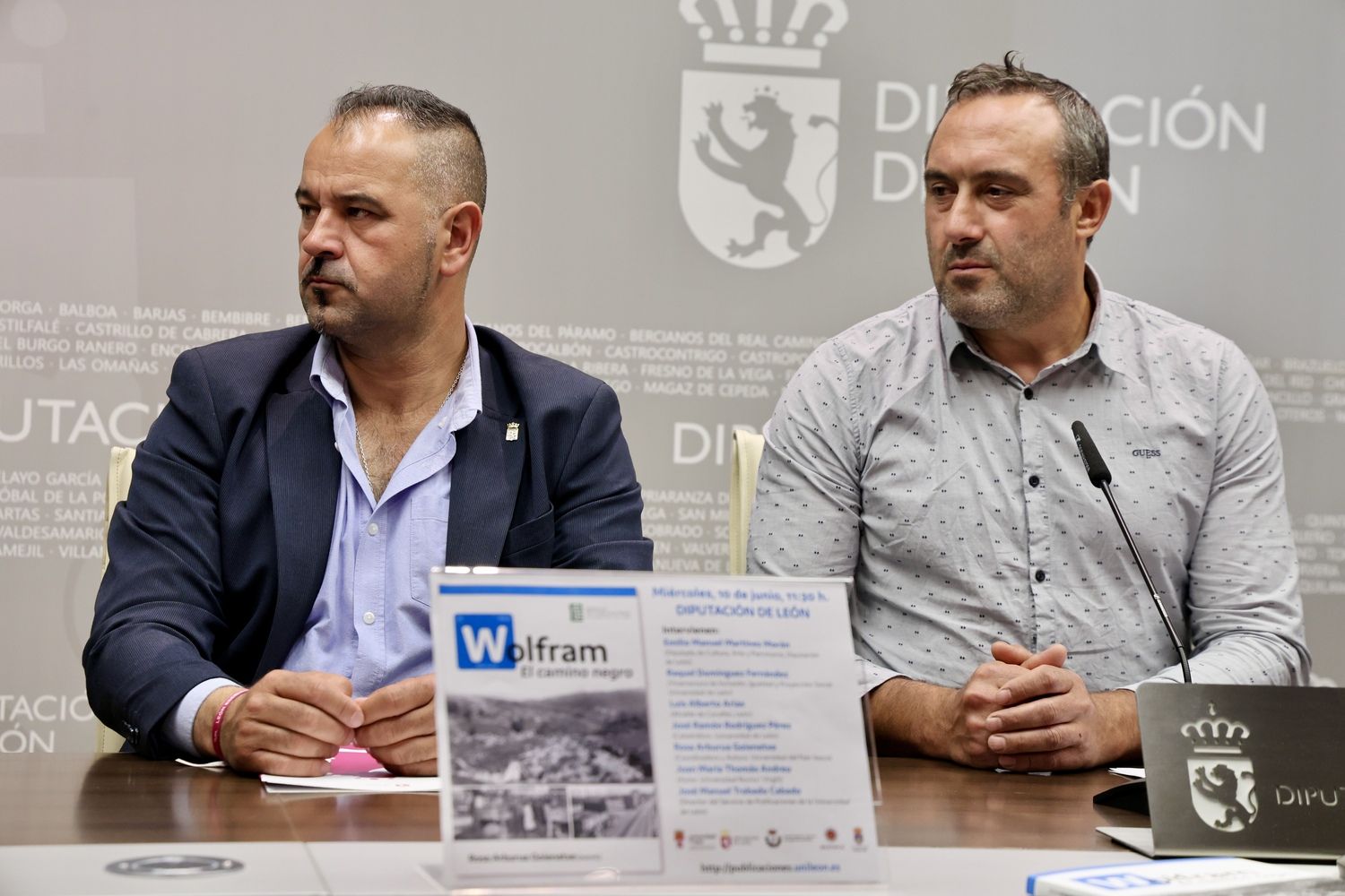 Presentación de la jornada ‘El camino a la Montaña Negra del Wolfram’ y el libro Wolfram. El camino negro’ | Carlos S. Campillo / ICAL Presentación de la jornada ‘El camino a la Montaña Negra del Wolfram’ y el libro Wolfram. El camino negro’ | Carlos S. Campillo / ICAL