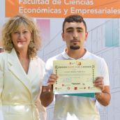 Tercer premio de la Olimpiada de Economía En la foto César Núñez