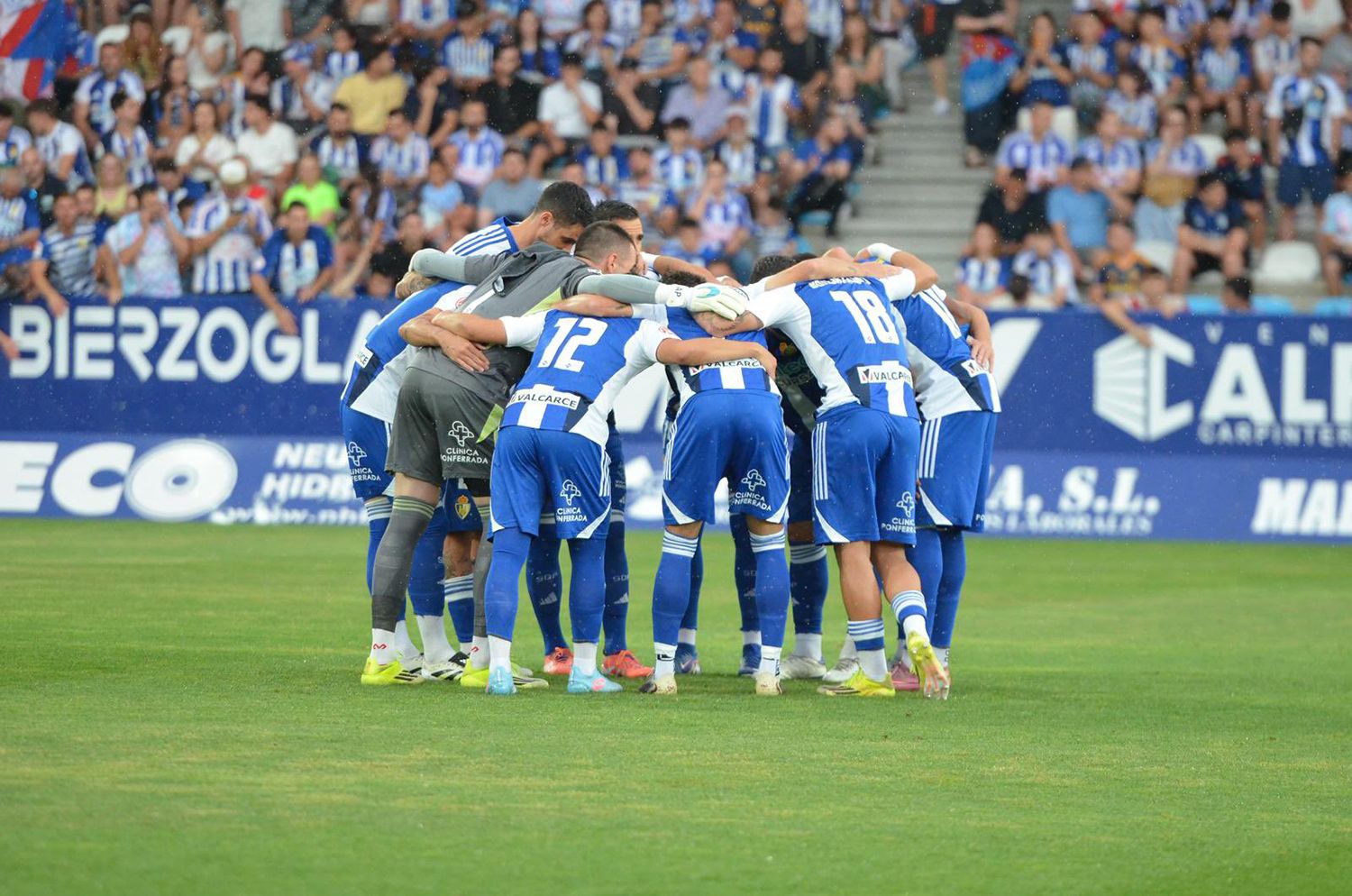 Momentos previos al pitido inicial (@sdp_1922) Momentos previos al pitido inicial (@sdp_1922)