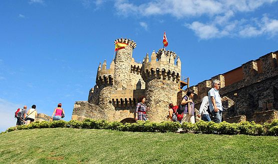 Turistas visitan la fortaleza (César Sánchez)