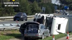 Camión accidentado el pasado mes de abril en la A6, a la altura de Villagatón Camión accidentado el pasado mes de abril en la A6, a la altura de Villagatón