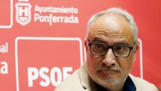 César Sánchez / ICAL . El portavoz del PSOE de Ponferrada, Olegario Ramón habla sobre las pintadas xenófobas del Paseo del Sil César Sánchez / ICAL . El portavoz del PSOE de Ponferrada, Olegario Ramón habla sobre las pintadas xenófobas del Paseo del Sil
