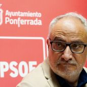 César Sánchez / ICAL . El portavoz del PSOE de Ponferrada, Olegario Ramón habla sobre las pintadas xenófobas del Paseo del Sil