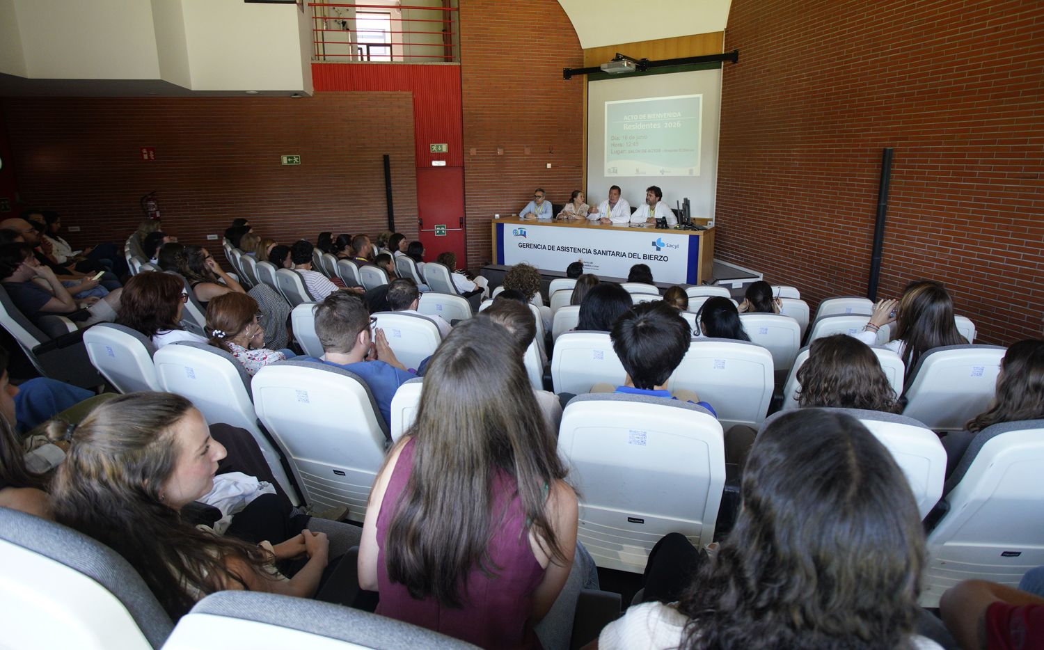 César Sánchez / ICAL . Acto de bienvenida de los nuevos residentes del hospital El Bierzo (2) César Sánchez / ICAL . Acto de bienvenida de los nuevos residentes del hospital El Bierzo (2)