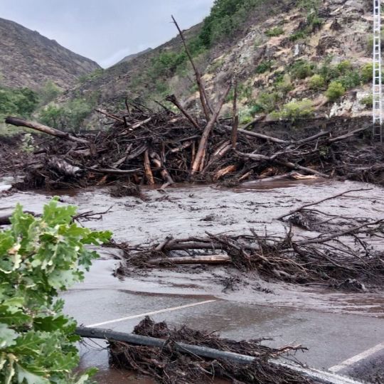 Corte de la carretera a Valle de Fornela por una tormenta| Foto: Facebook del Ayuntamiento de Peranzanes Corte de la carretera a Valle de Fornela por una tormenta| Foto: Facebook del Ayuntamiento de Peranzanes