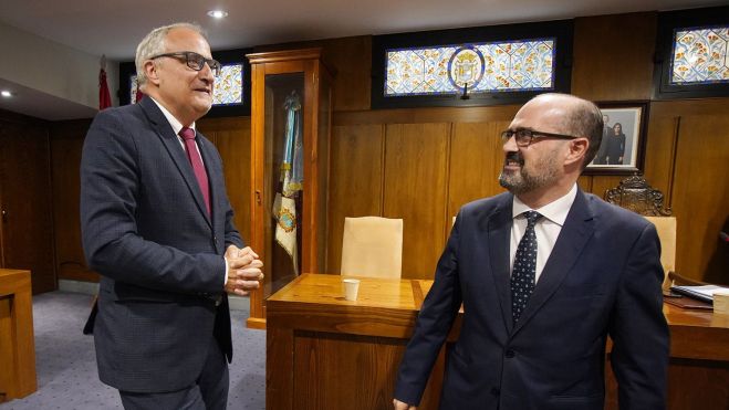 Olegario Ramon y Marco Morala durante un Pleno Municipal en Ponferrada Olegario Ramon y Marco Morala durante un Pleno Municipal en Ponferrada