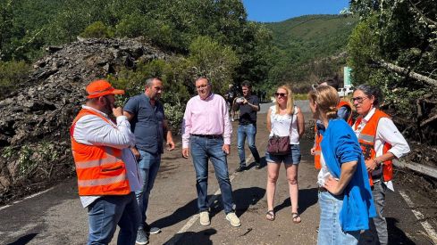 Miembros de la Diputación en el Valle de Fornela Miembros de la Diputación en el Valle de Fornela