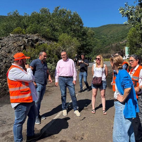 Miembros de la Diputación en el Valle de Fornela Miembros de la Diputación en el Valle de Fornela