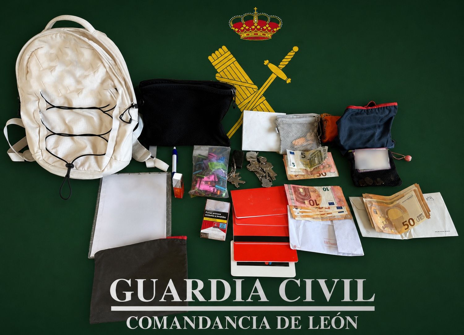 La Guardia Civil recupera una mochila extraviada con dinero, tarjetas y documentación en Bembibre