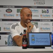 Naft en sala de prensa previa al choque contra el Celta Fortuna Naft en sala de prensa previa al choque contra el Celta Fortuna