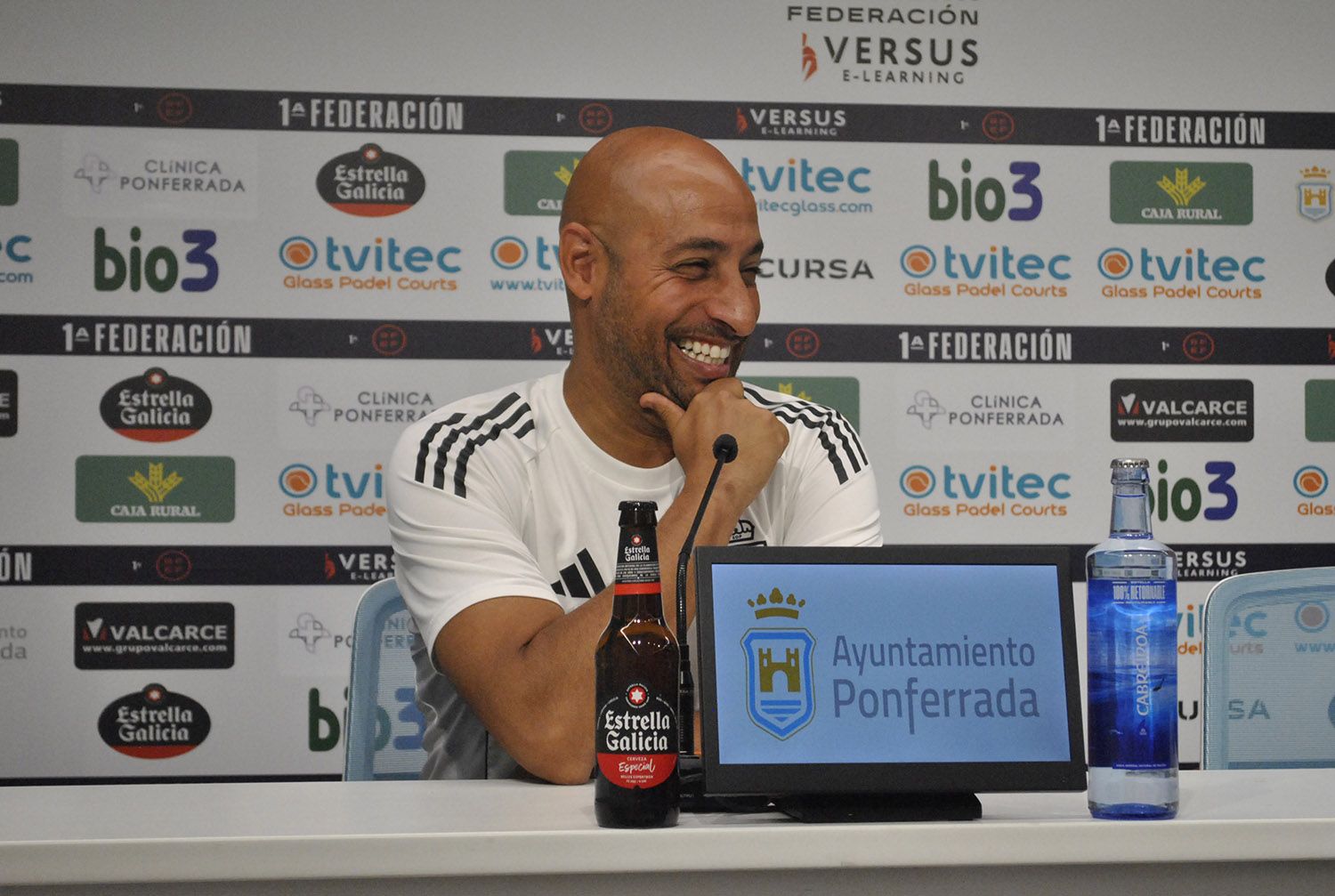 Naft en sala de prensa previa al choque contra el Celta Fortuna Naft en sala de prensa previa al choque contra el Celta Fortuna