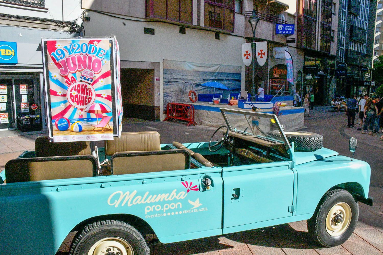 Fiestas Flower Power del Centro Mola en Ponferrada (10)