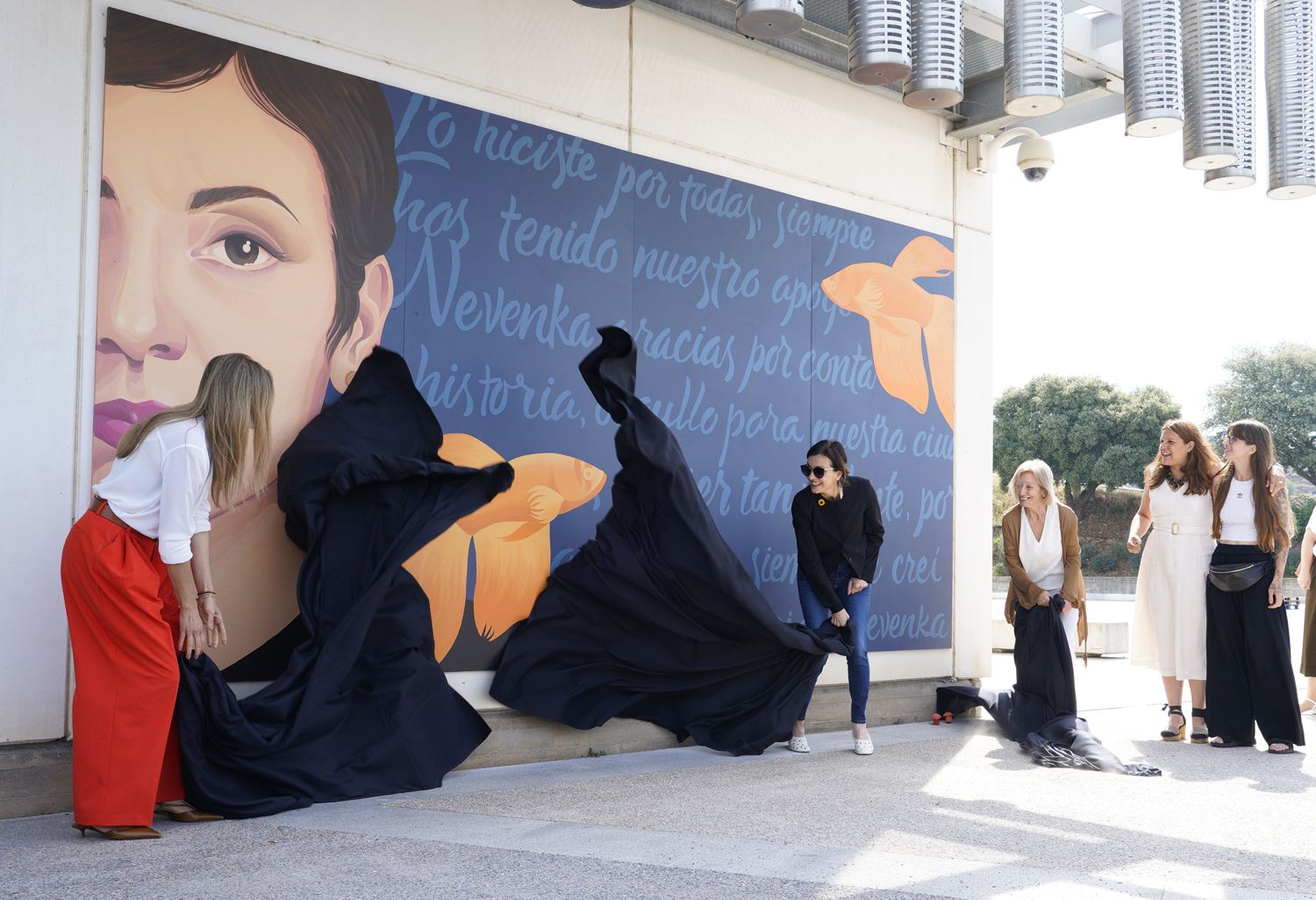 Inauguración del mural de Nevenka en la Térmica Cultural de Ponferrada | Foto: César Sánchez, ICAL (1)