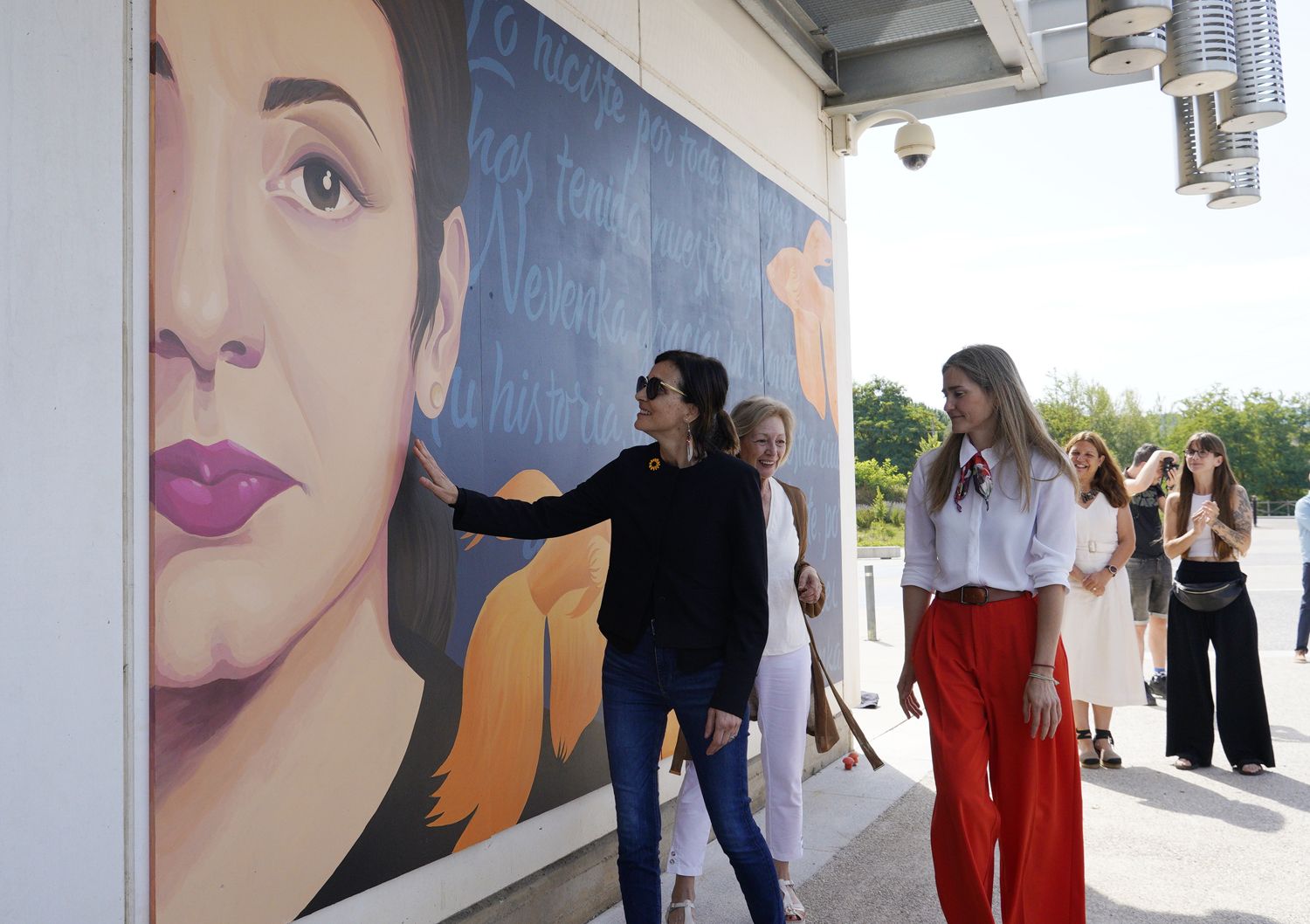 Inauguración del mural de Nevenka en la Térmica Cultural de Ponferrada | Foto: César Sánchez, ICAL (3)