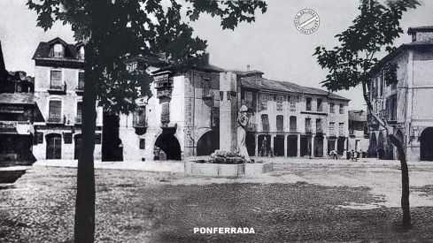 La Carrasca en la Plaza de La Encina | Foto: Compartida por Socio Álvarez en el grupo de Facebook 'Fotos antiguas de Ponferrada y El Bierzo' La Carrasca en la Plaza de La Encina | Foto: Compartida por Socio Álvarez en el grupo de Facebook 'Fotos antiguas de Ponferrada y El Bierzo'