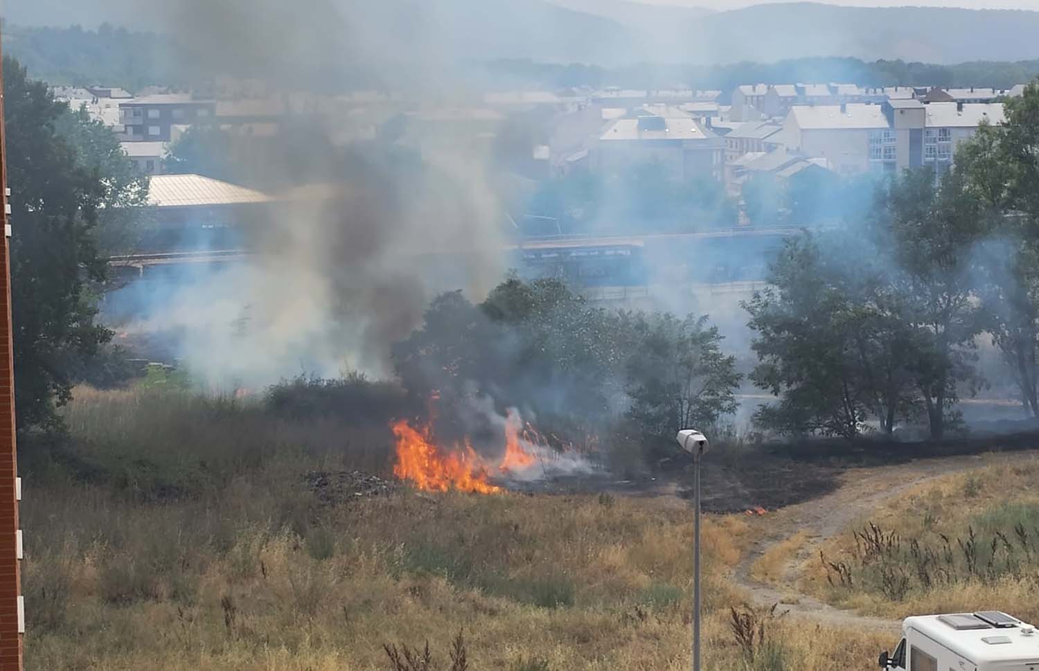 Incendio de pasto en Ponferrada Incendio de pasto en Ponferrada