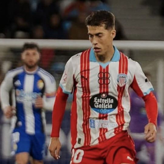 Iago López en un partido contra la Ponferradina Iago López en un partido contra la Ponferradina