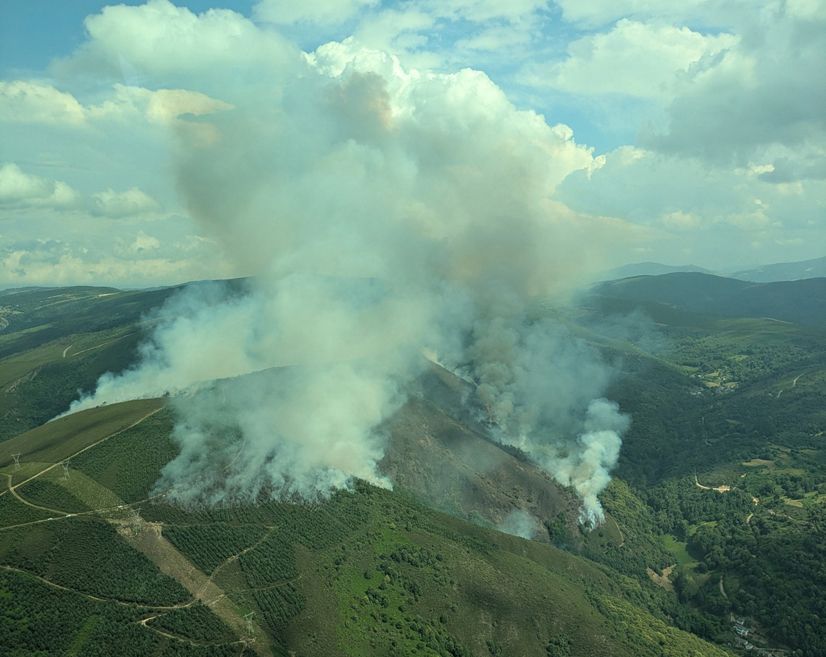 Incendio en Vega de Valcarce 