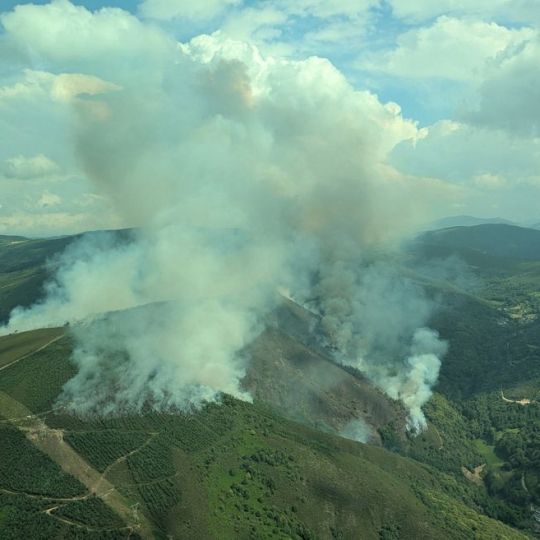 Incendio en Vega de Valcarce 