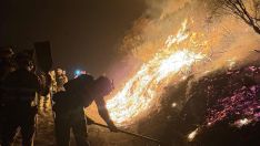 Trabajo nocturno de las BRIF Laza y Tineo en el incendio de Pradela Trabajo nocturno de las BRIF Laza y Tineo en el incendio de Pradela