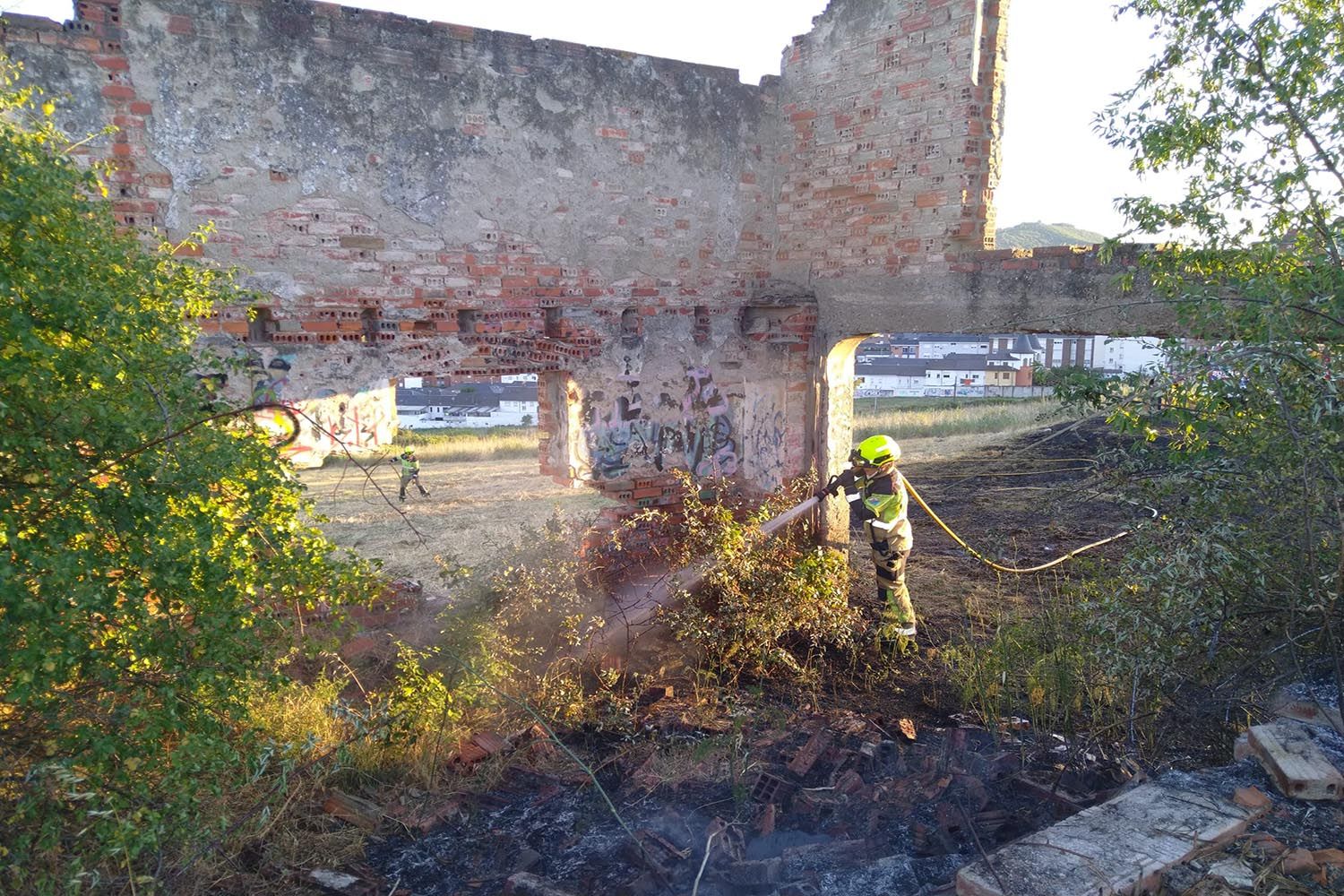 Incendio de Pasto en el Campus de Ponferrada | Bomberos de Ponferrada
