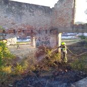 Incendio de Pasto en el Campus de Ponferrada | Bomberos de Ponferrada