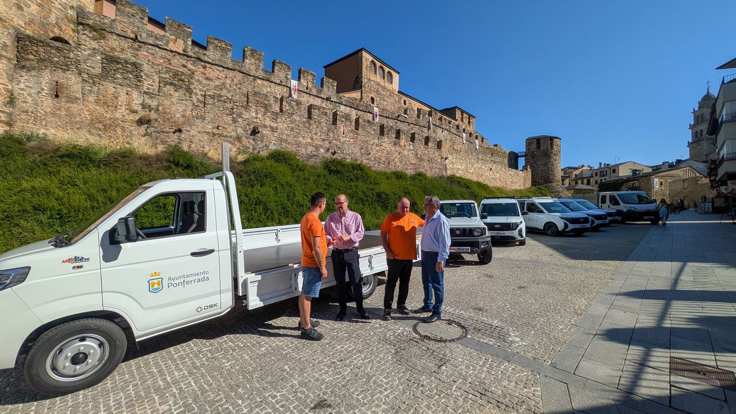 Presentación de los nuevos vehículos para la flota municipal de Ponferrada | Dani Merino