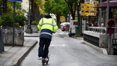 Persona en patinete | Infobierzo
