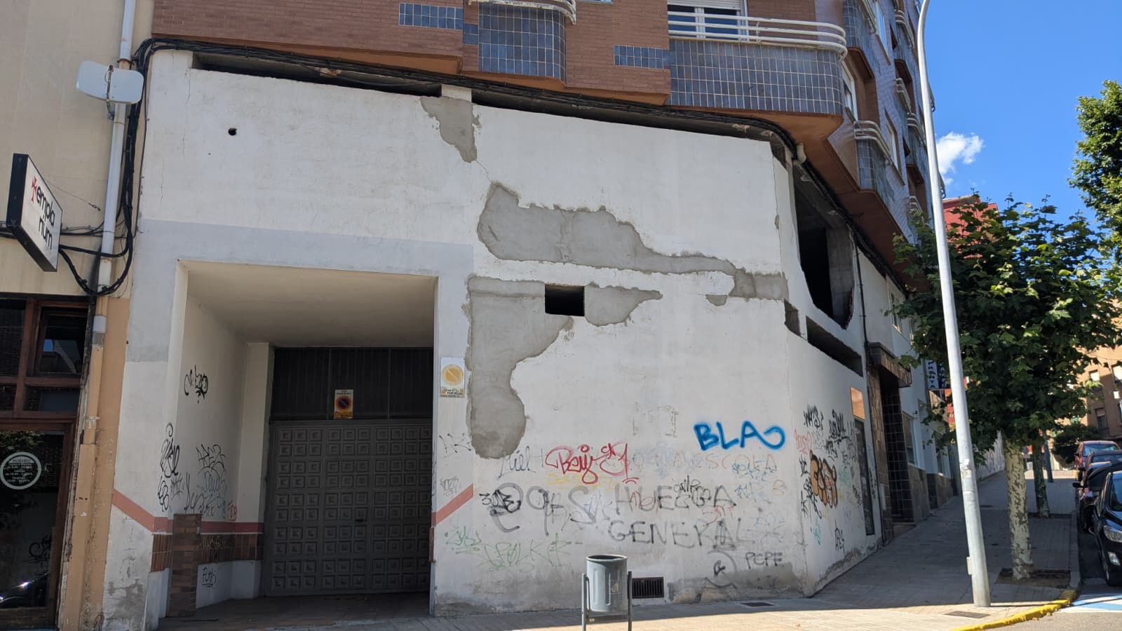 Caída de cascotes en Ponferrada este lunes