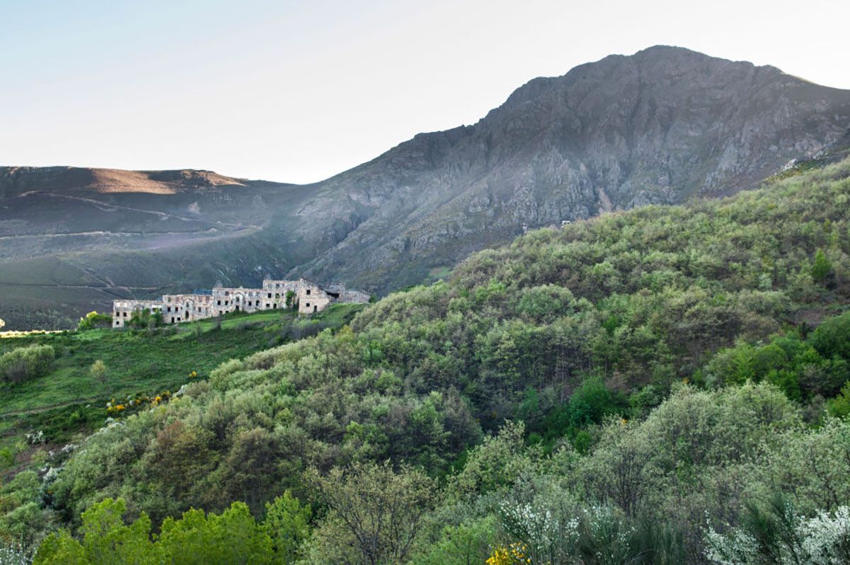 Peña del Seo (Corullón) | Foto: Asociación para el Desarrollo del Bierzo