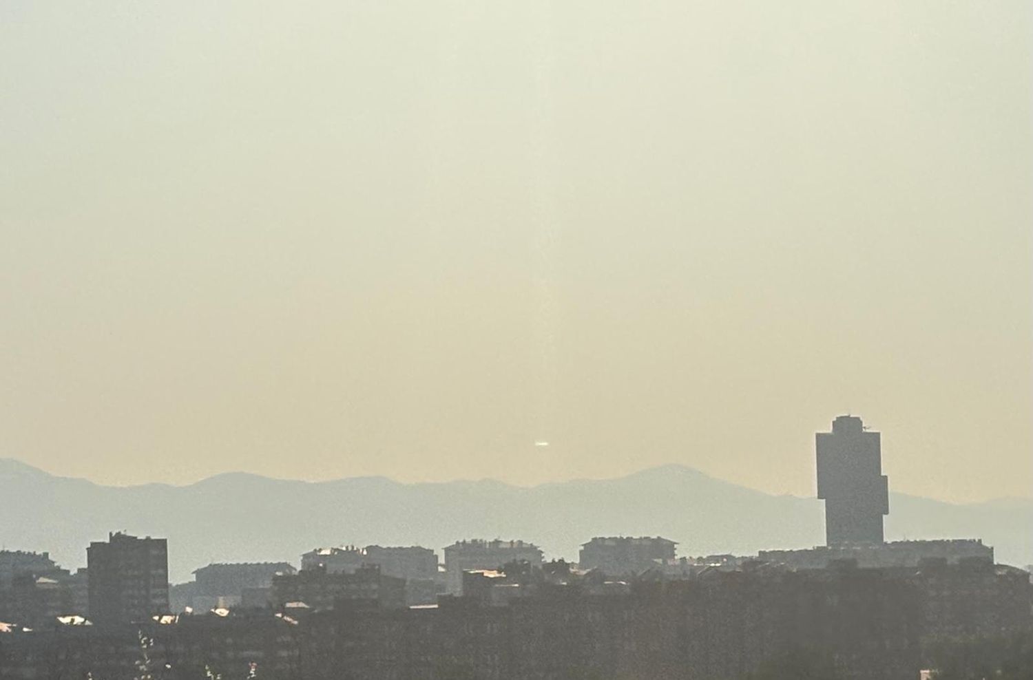 Humo del incendio de Sena de Luna en Ponferrada 4