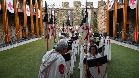 Ordenación de Nuevos Caballeros Templarios (2) Ordenación de Nuevos Caballeros Templarios (2)