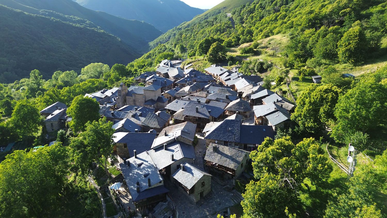 T4. Ep 4. Peñalba de SantiagoDel Cielo a la Raíz del Bierzo (3) T4. Ep 4. Peñalba de SantiagoDel Cielo a la Raíz del Bierzo (3)