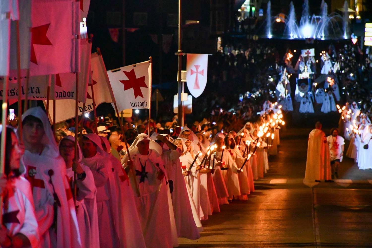 Gran desfile de la Noche Templaria de Ponferrada | Daniel Merino (InfoBierzo) Gran desfile de la Noche Templaria de Ponferrada | Daniel Merino (InfoBierzo)